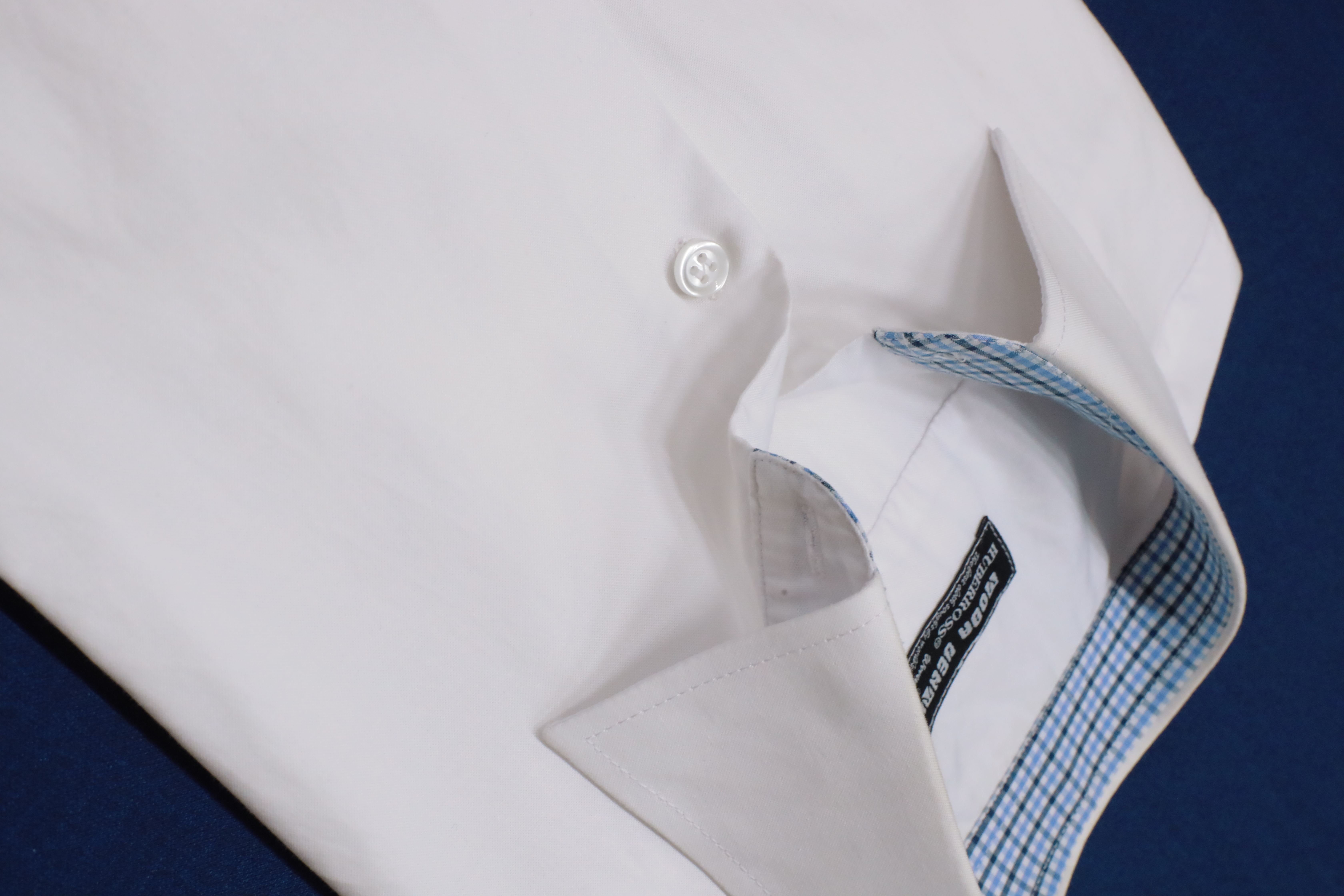 Tailored white shirt, collar detail | Sơ mi trắng may đo, chi tiết cổ áo